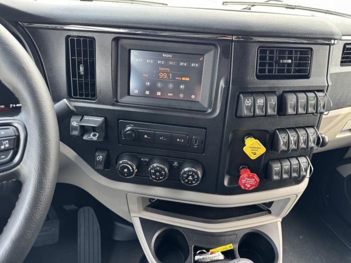 2027 Peterbilt 589-7