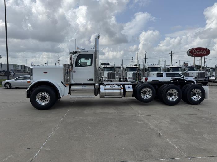 2027 Peterbilt 589-2