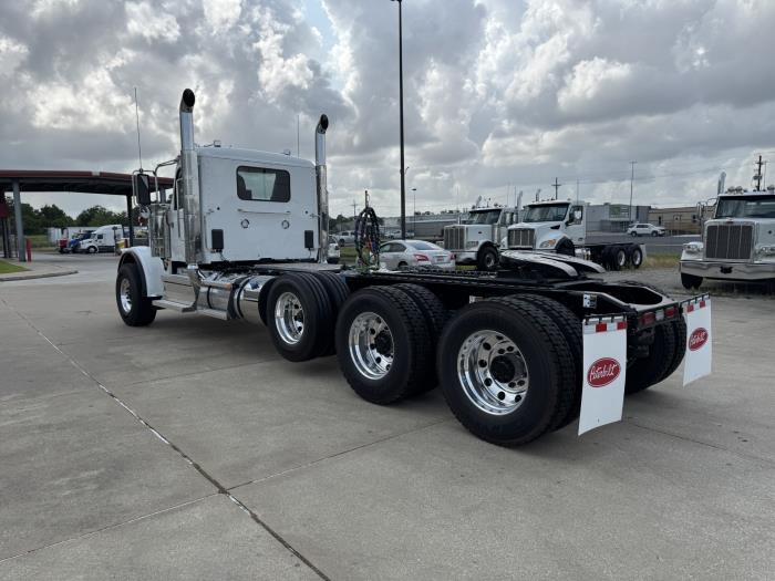 2027 Peterbilt 589-3