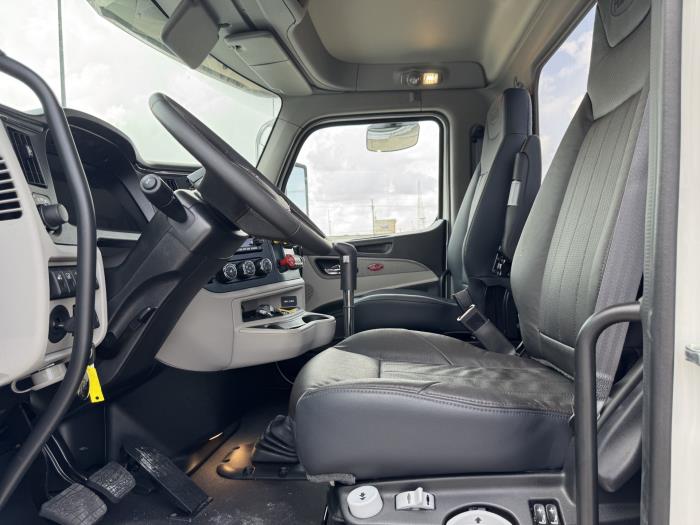 2027 Peterbilt 589-8