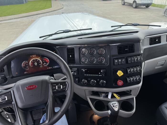 2027 Peterbilt 589-9