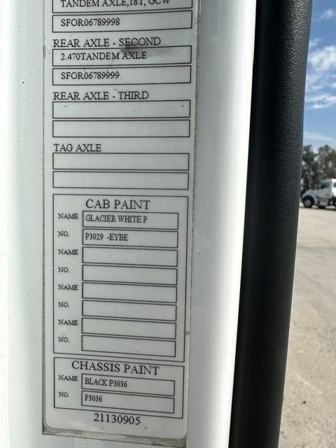 2022 Volvo VNL 760 — photo 2