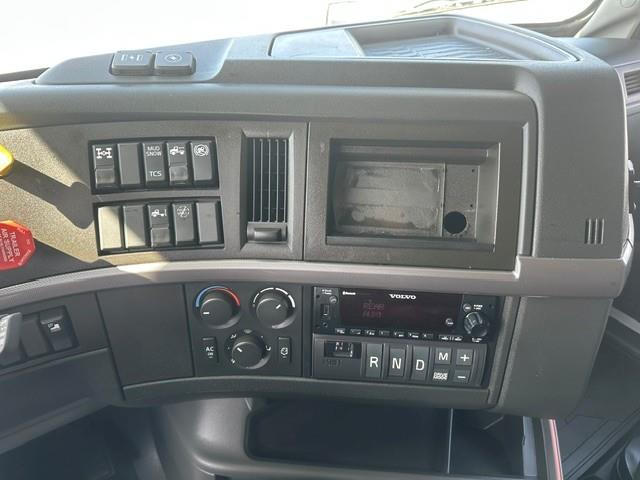 2022 Volvo VNL 760 — photo 3