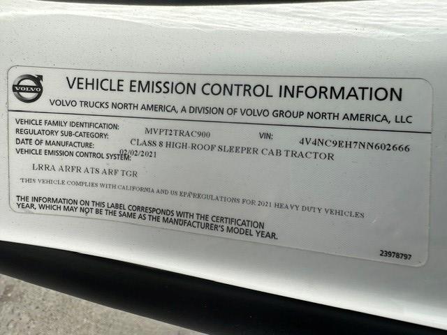 2022 Volvo VNL64T760-10