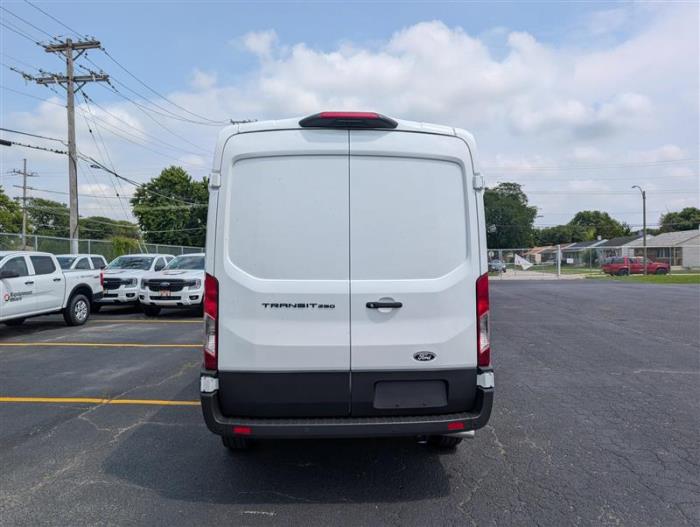 2026 Ford Transit-250-4