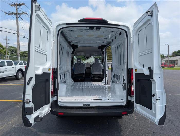 2026 Ford Transit-250-9