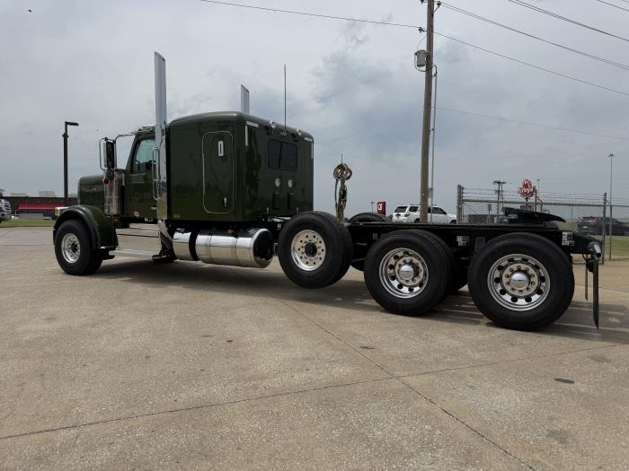 2027 Peterbilt 589-6