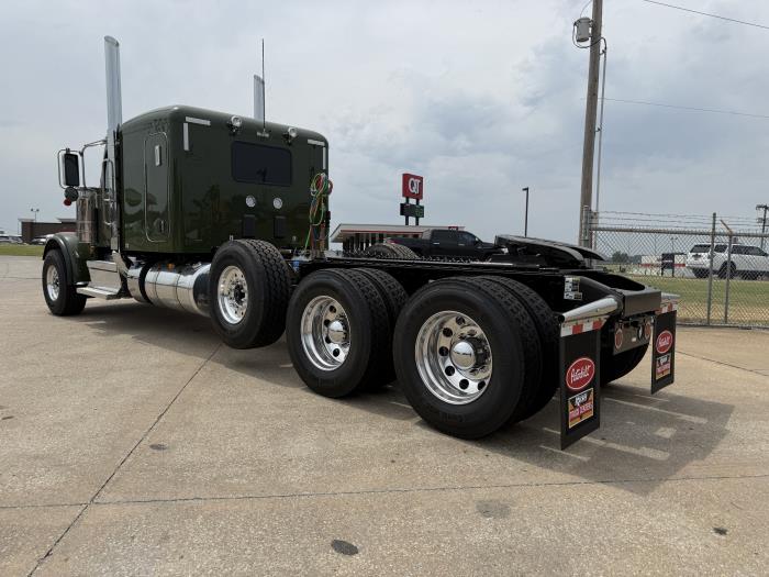 2027 Peterbilt 589-7