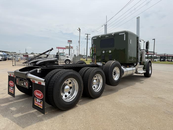 2027 Peterbilt 589-13
