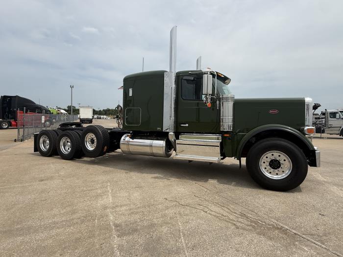 2027 Peterbilt 589-18