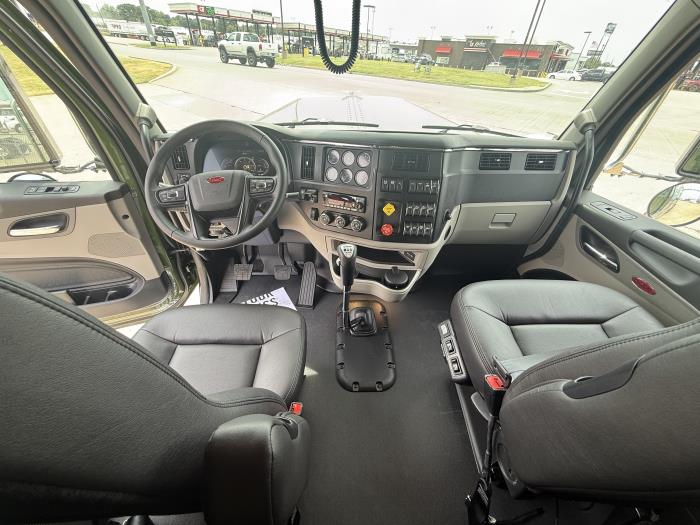 2027 Peterbilt 589-31