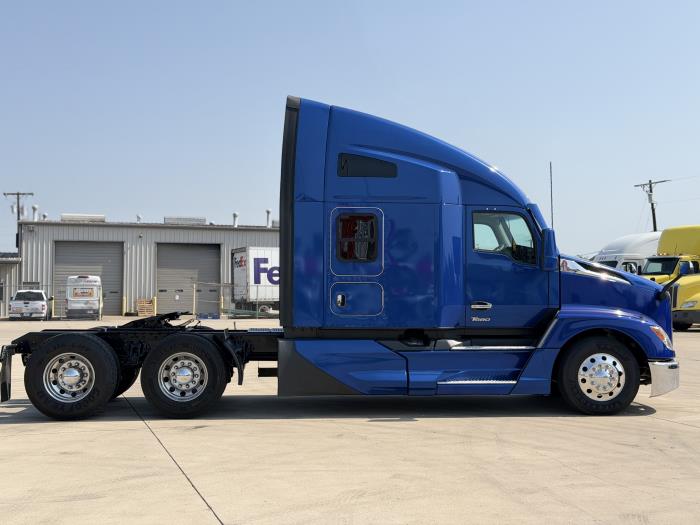 2023 Kenworth T680-21