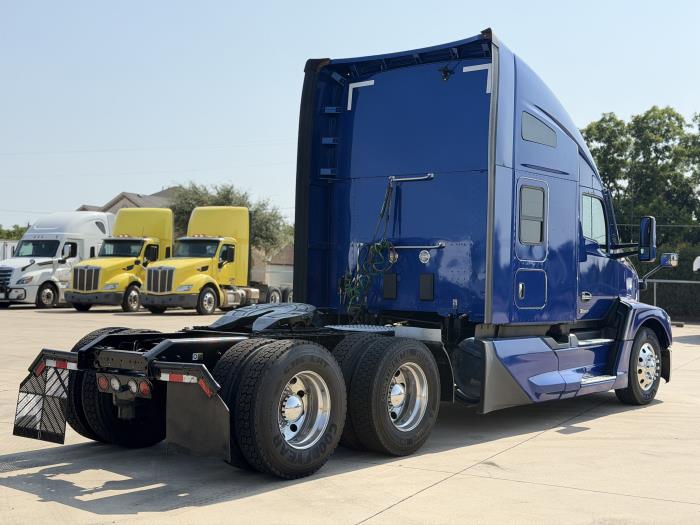2023 Kenworth T680-22