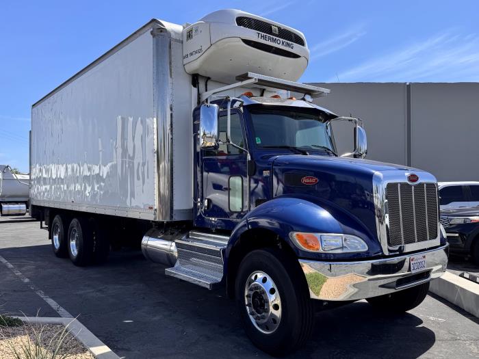 2018 Peterbilt 348-2