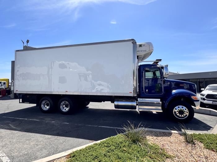 2018 Peterbilt 348-3