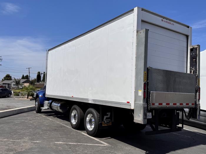 2018 Peterbilt 348-5