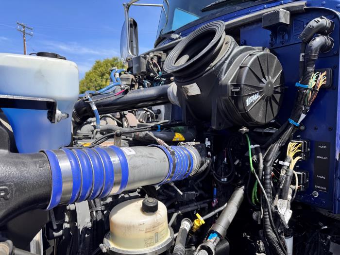 2018 Peterbilt 348-9