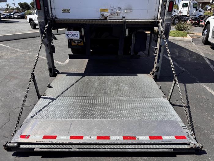 2018 Peterbilt 348-22