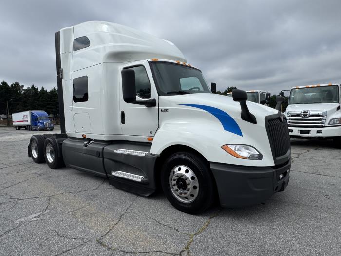 2022 International LT625-1