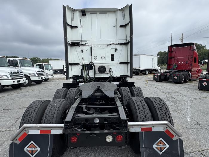 2022 International LT625-4