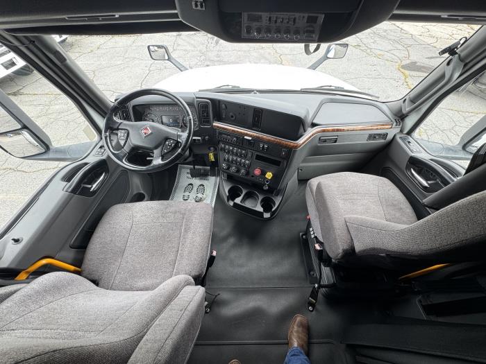 2022 International LT625-5