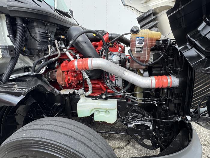 2022 International LT625-8