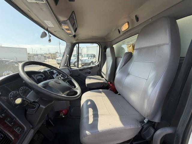 2022 Freightliner Business Class M2 106-8