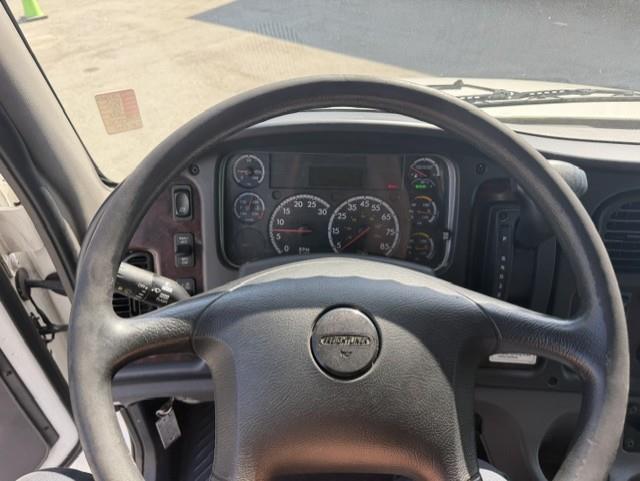 2022 Freightliner Business Class M2 106-11