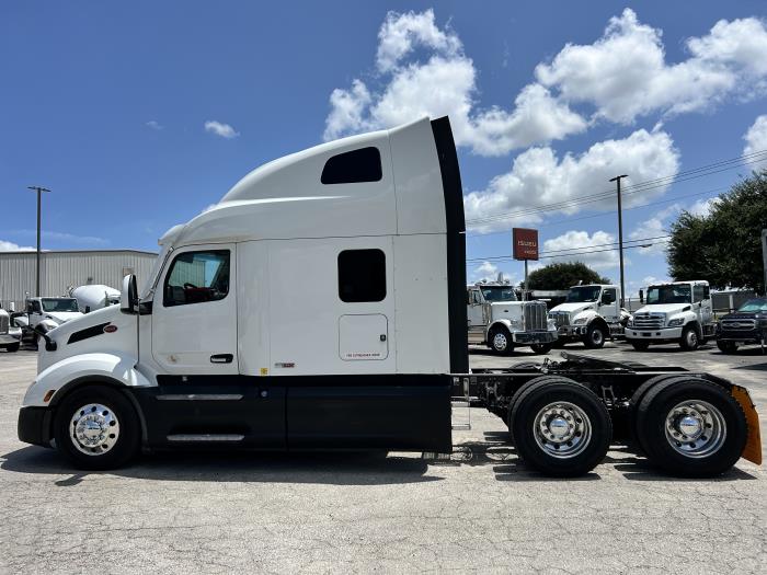 2022 Peterbilt 579-5