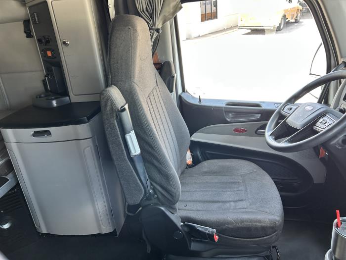 2022 Peterbilt 579-35