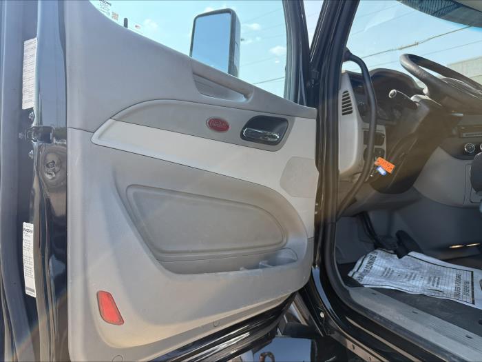 2021 Peterbilt 579-6