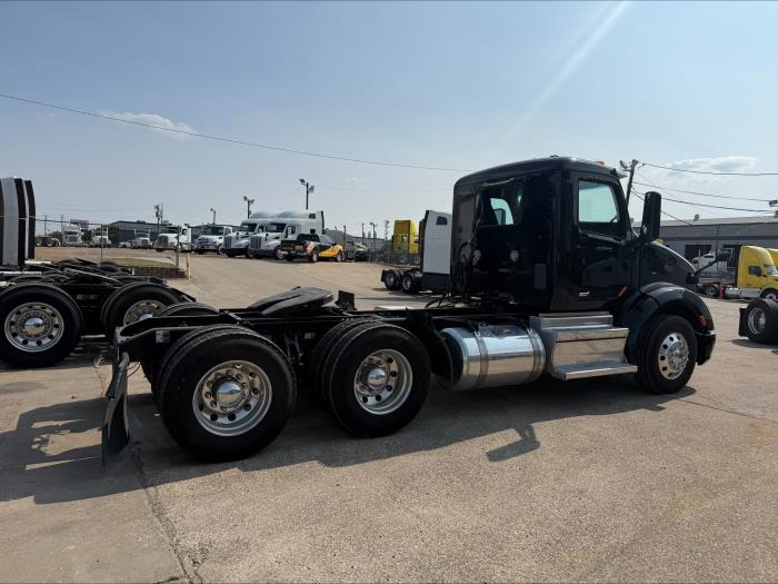 2021 Peterbilt 579-18