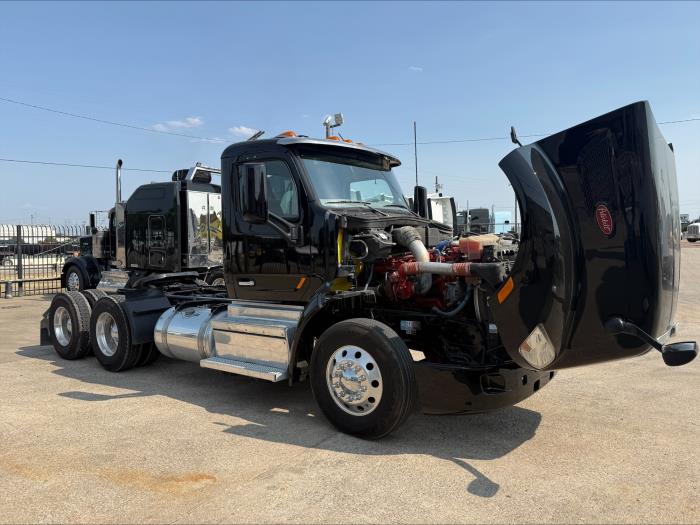 2021 Peterbilt 579-25