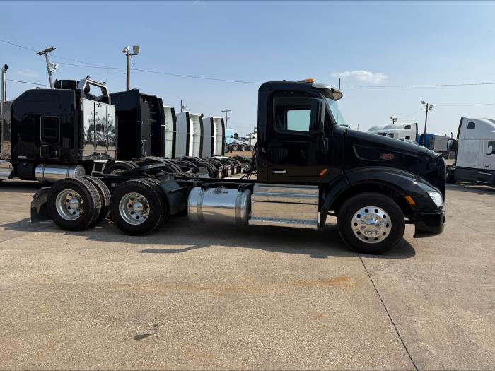2021 Peterbilt 579-27