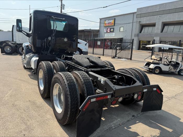 2021 Peterbilt 579-28