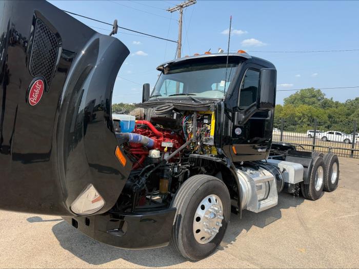 2021 Peterbilt 579-32