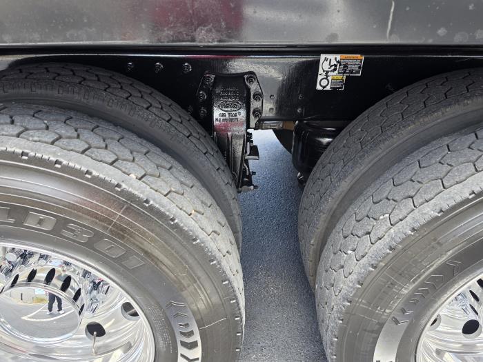 2025 Peterbilt 589-9