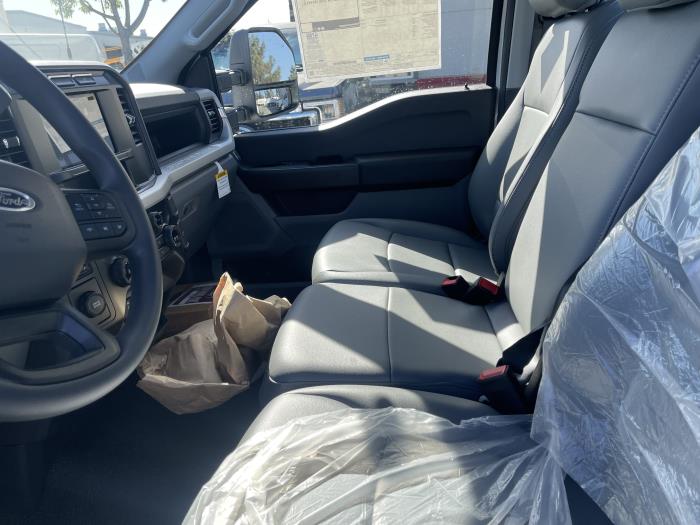 2026 Ford F-550-12