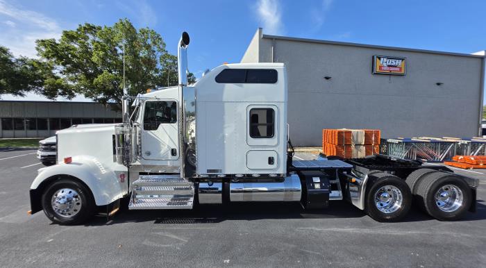 2023 Kenworth W900 — photo 6