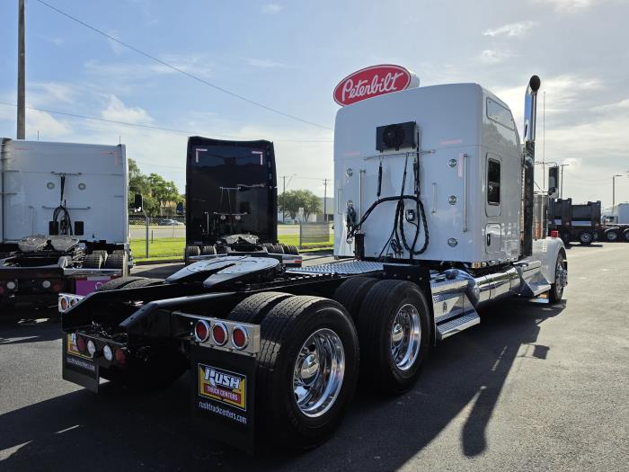 2023 Kenworth W900L-8