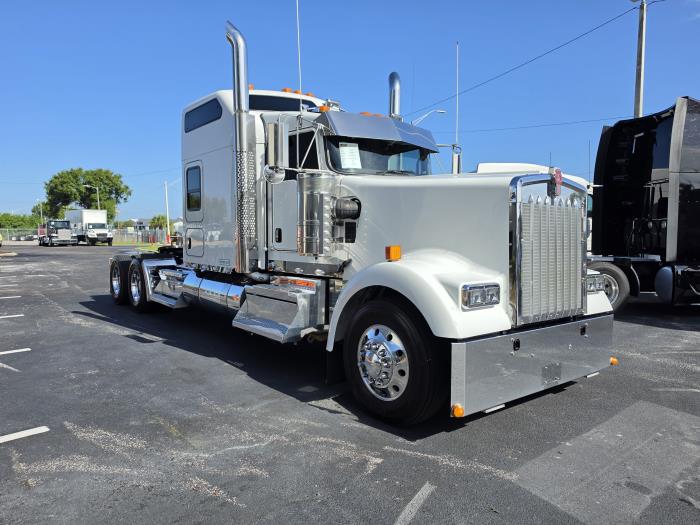 2023 Kenworth W900 — photo 4
