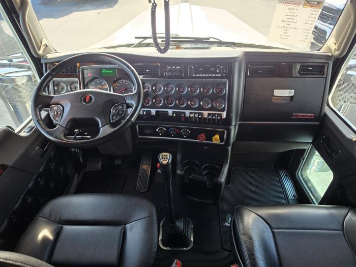 2023 Kenworth W900L-22
