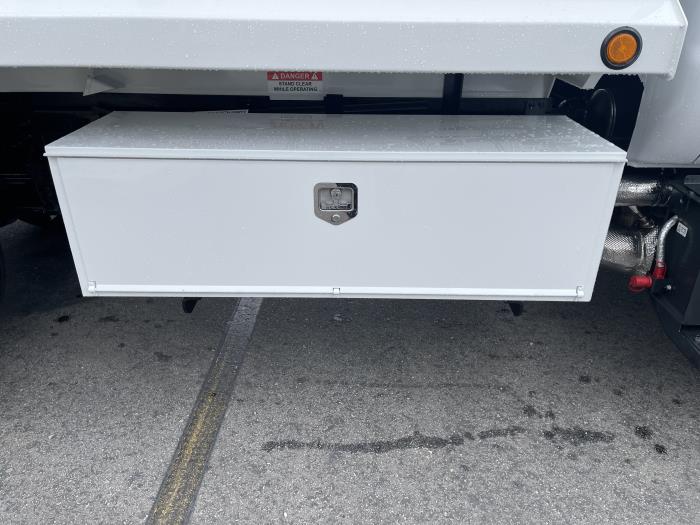 2027 Ford F-750-9