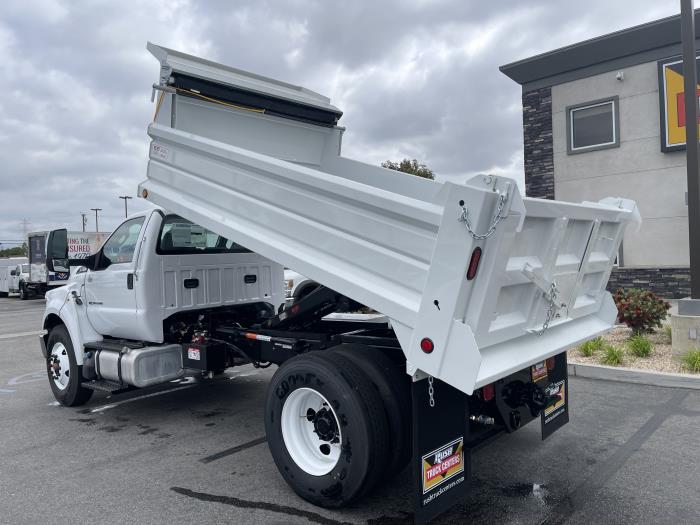 2027 Ford F-750-26