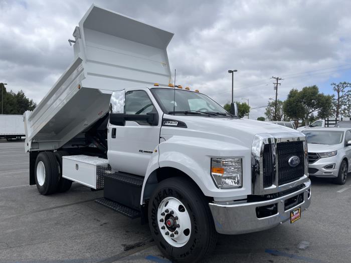 2027 Ford F-750-30
