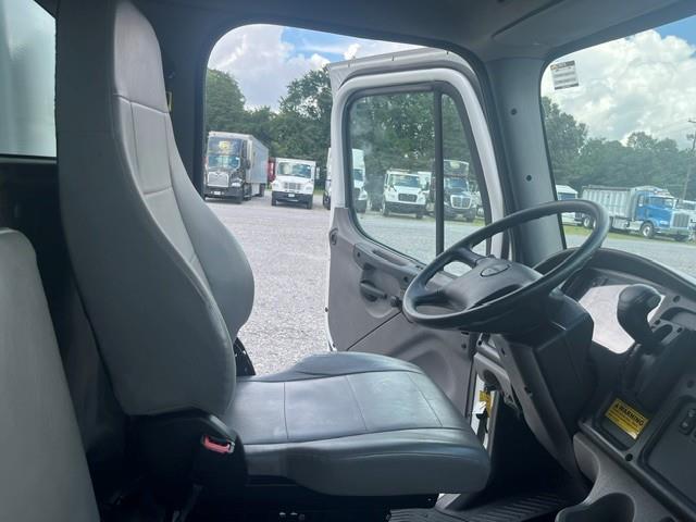 2023 Freightliner Business Class M2 106-8