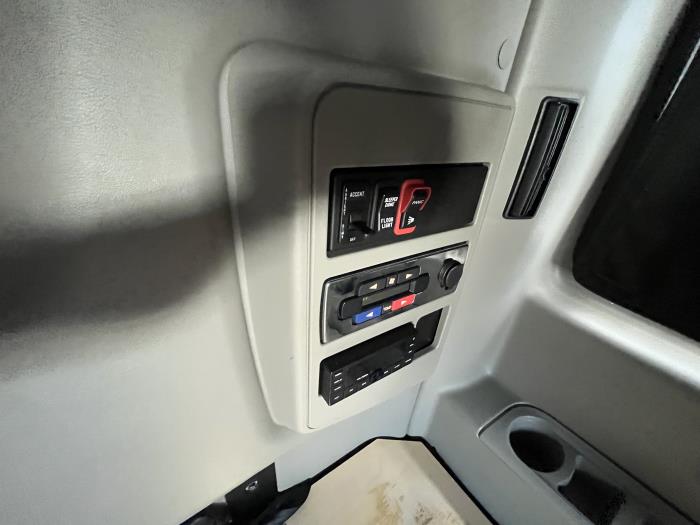 2022 International LT625-16