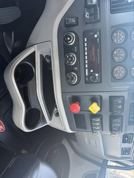 2024 Peterbilt 567-35