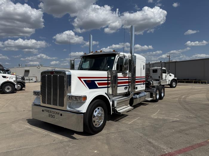 2027 Peterbilt 589-1