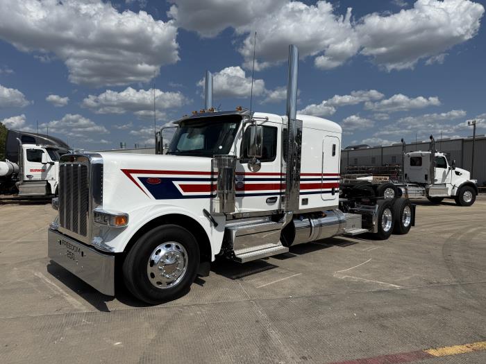 2027 Peterbilt 589-3